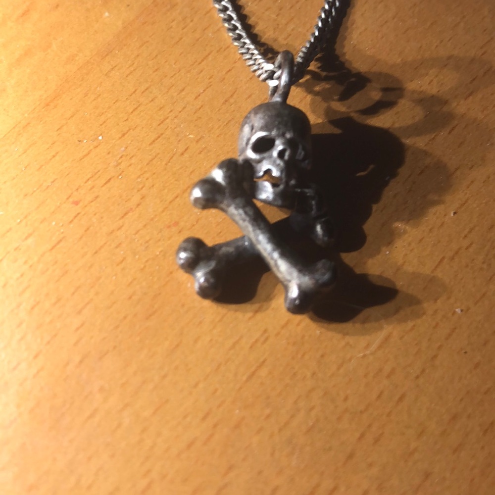 Skull pendant  silver 925.